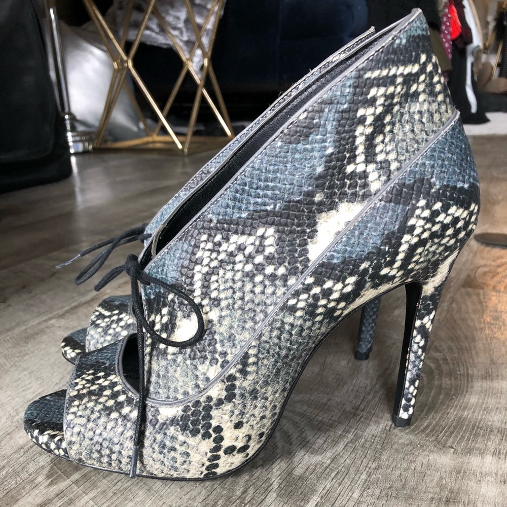 •Pour La Victoire• Snakeskin Heel Bootie